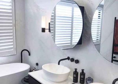 bathroom with mirror